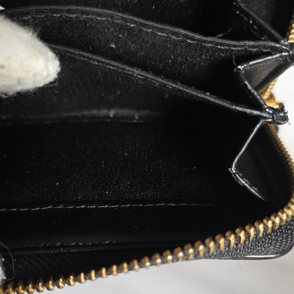 Marc Jacobs Black Pebbled Leather Zip Card Case with Gold Accent - Picture 6 of 11